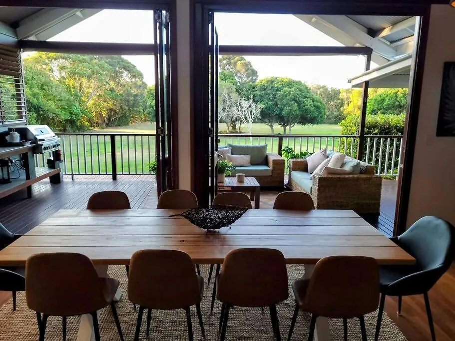 A Place To Relax Mudjimba Holiday home